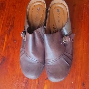 Earth Spirit leather brown slip on mules size 10